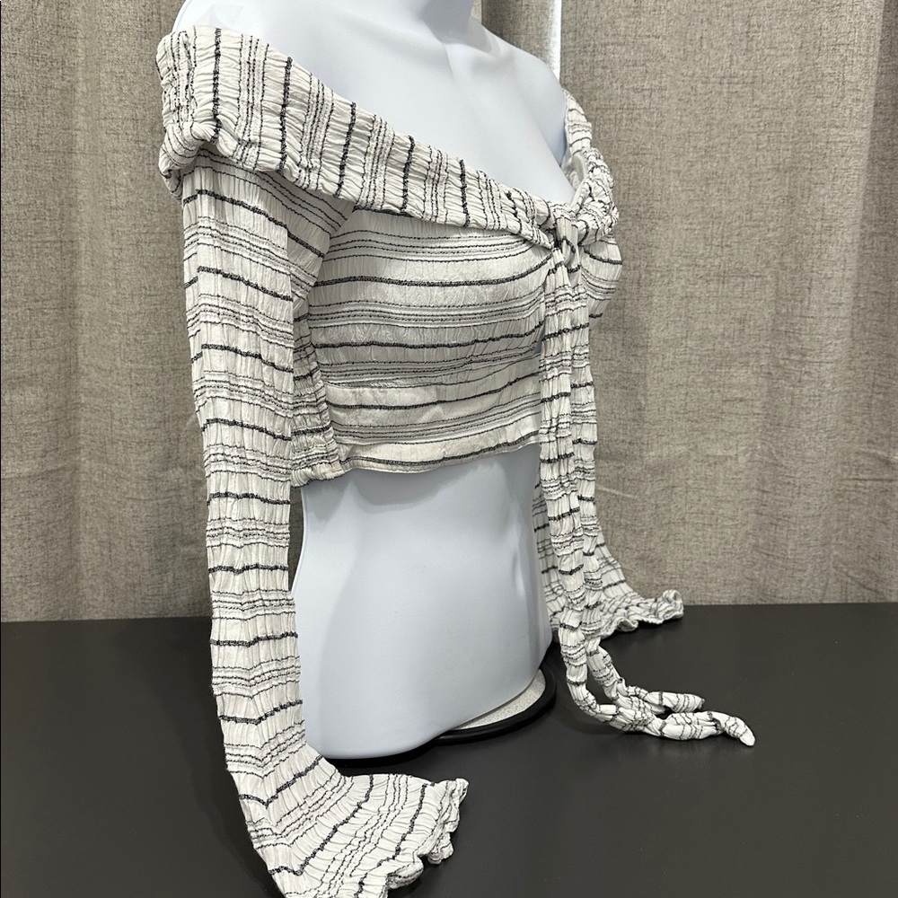 MAJORELLE Off-Shoulder Top - Picture 3 of 9